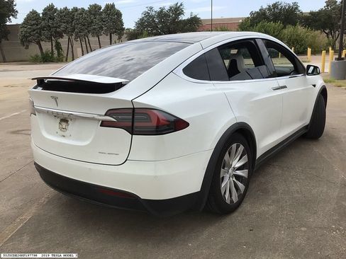 Used 2019 Tesla Model X 75D AWD/4WD image 4