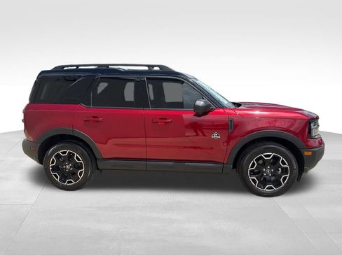 Used 2025 Ford Bronco Sport Outer Banks w/ Outer Banks Tech Package+ AWD/4WD image 4