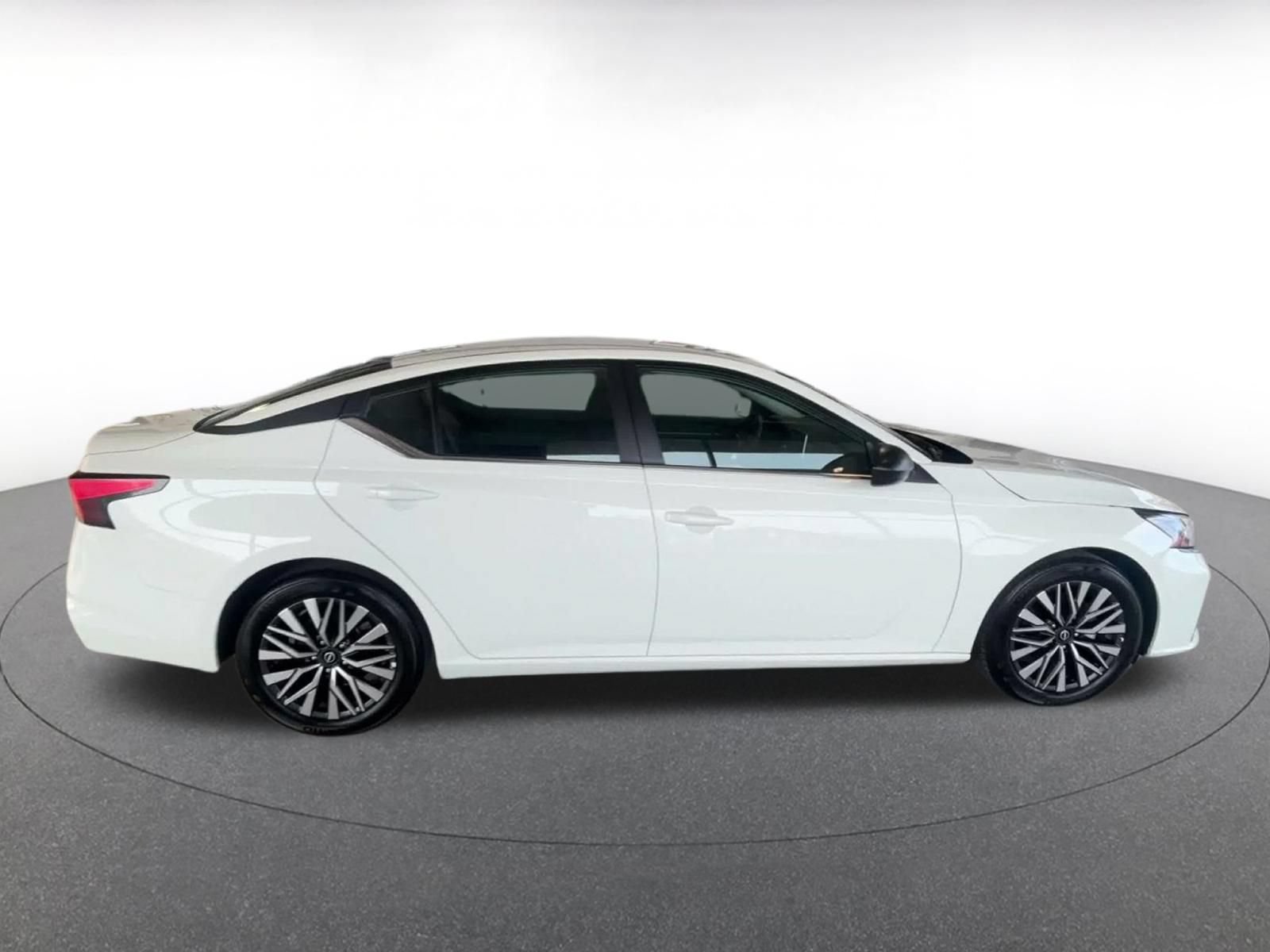 Used 2026 Nissan Altima 2.5 SV FWD image 15