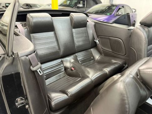 Used 2005 Ford Mustang GT RWD image 18