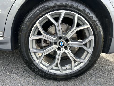 Used 2024 BMW X7 xDrive40i w/ Premium Package image 38