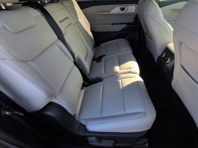Used 2026 Ford Explorer Active w/ Active Comfort Package RWD image 21