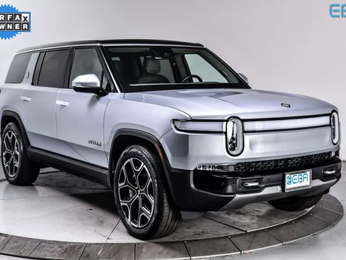 Used 2024 Rivian R1S Adventure image 1