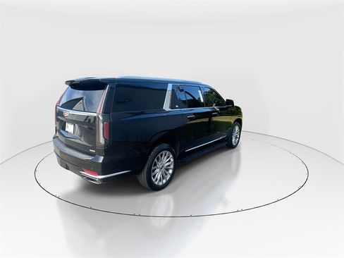 Used 2023 Cadillac Escalade ESV Premium Luxury image 8