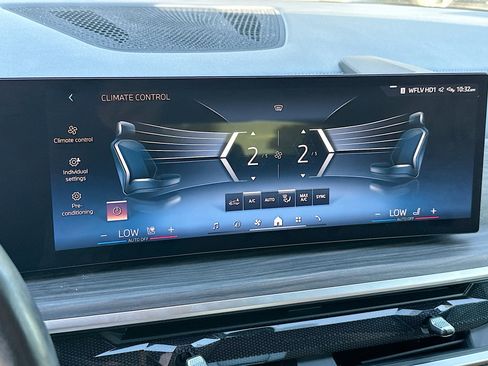 Certified 2024 BMW X6 xDrive40i w/ Executive Package image 16