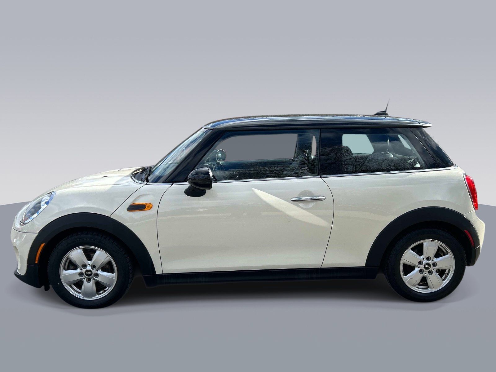 Used 2017 MINI Cooper 2-Door Hardtop FWD image 6