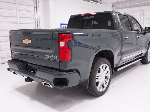 New 2026 Chevrolet Silverado 1500 High Country w/ High Country Premium Package AWD/4WD image 5