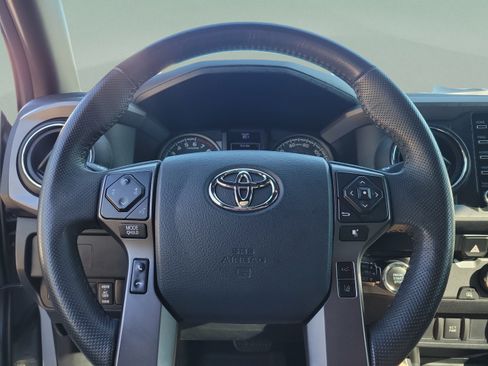 Used 2020 Toyota Tacoma TRD Sport RWD image 12