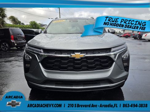 Used 2025 Chevrolet Trax LT w/ Driver Confidence Package FWD image 13