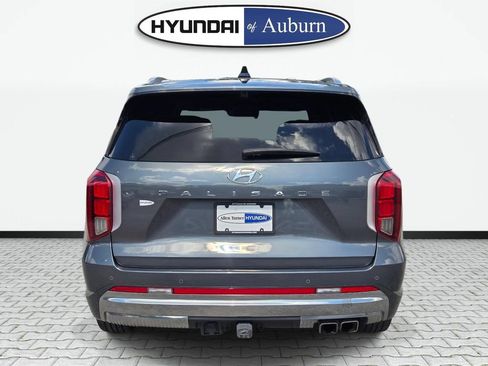 Certified 2025 Hyundai Palisade Calligraphy FWD image 6