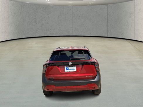 Used 2025 Nissan Kicks SR AWD/4WD image 4