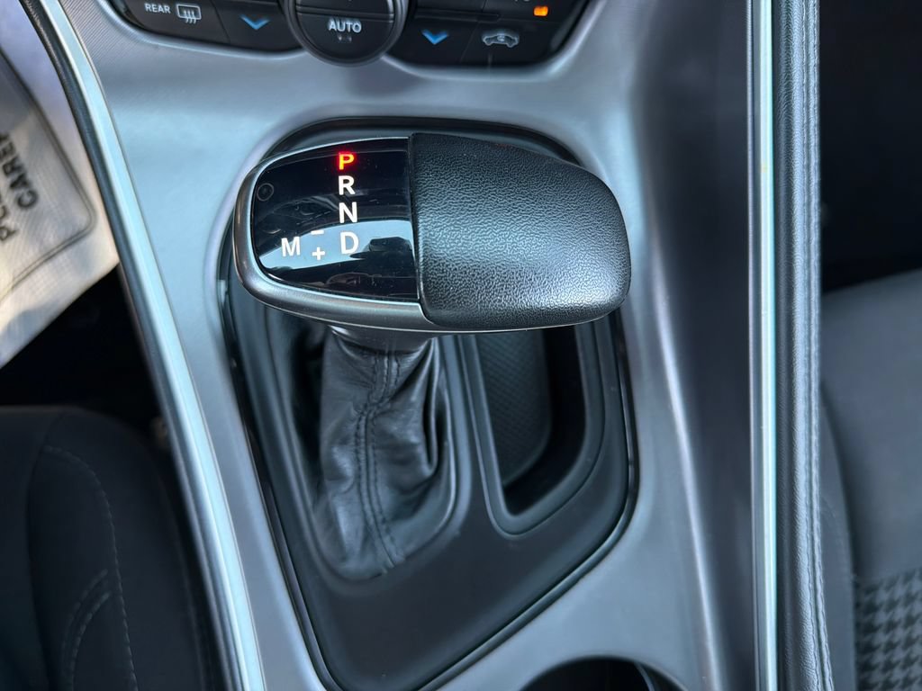Used 2019 Dodge Challenger SXT RWD image 24