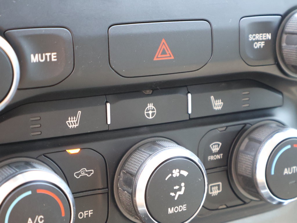 Used 2019 RAM 1500 4x4 Crew Cab image 35