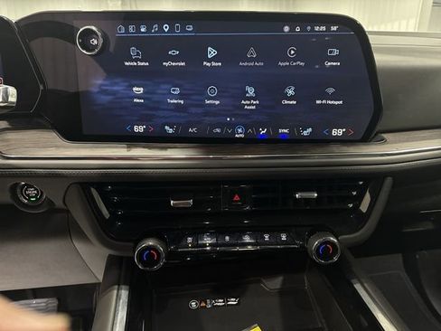 Used 2025 Chevrolet Tahoe LT AWD/4WD image 9