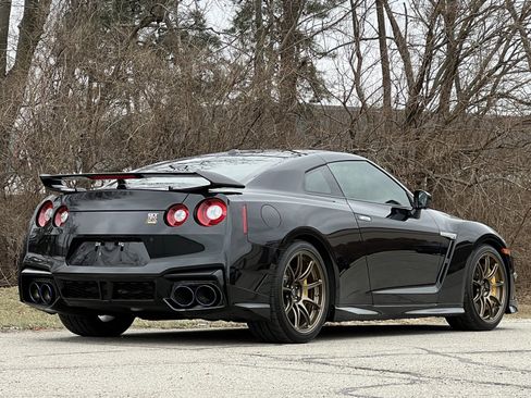 Used 2024 Nissan GT-R T-spec w/ T-Spec Takumi Edition image 6