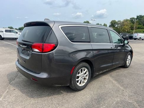Used 2018 Chrysler Pacifica LX FWD image 5