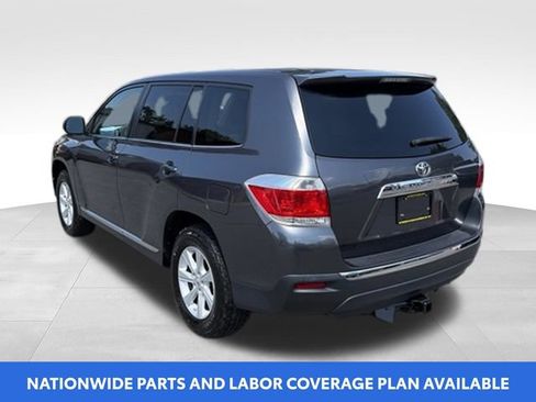 Used 2013 Toyota Highlander FWD w/ Cold Weather Pkg image 4