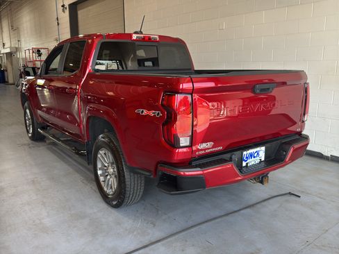 Used 2024 Chevrolet Colorado LT w/ LT Convenience Package II AWD/4WD image 3