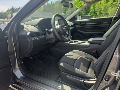 Certified 2025 Nissan Altima 2.5 S FWD image 18
