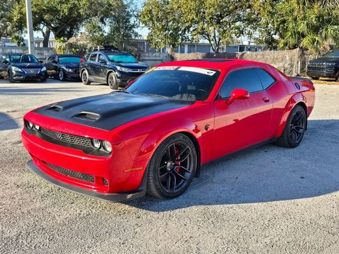 Used 2018 Dodge Challenger SRT Hellcat image 2