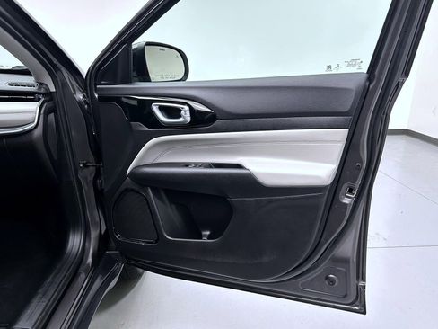 Certified 2022 Jeep Compass Limited image 16