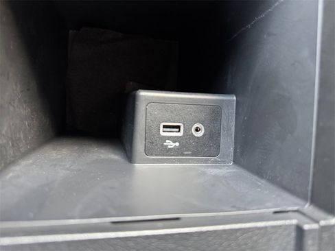 Used 2019 Nissan Sentra SV image 28