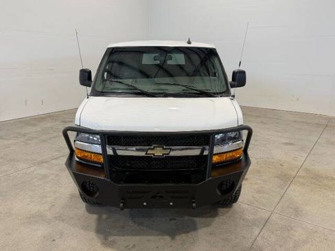 Used 2018 Chevrolet Express 3500 LT w/ LT Preferred Equipment Group RWD image 4