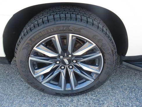 Used 2022 Cadillac Escalade ESV Sport w/ Touring Package AWD/4WD image 15