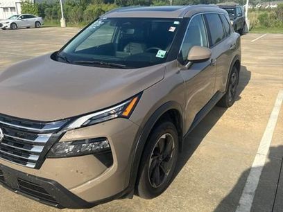 Used 2025 Nissan Rogue SV w/ SV Premium Package