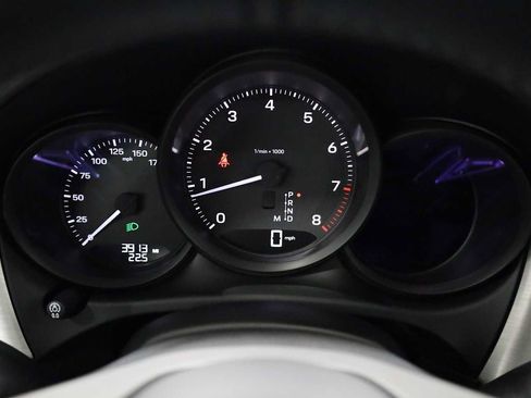 Certified 2026 Porsche Macan AWD/4WD image 24
