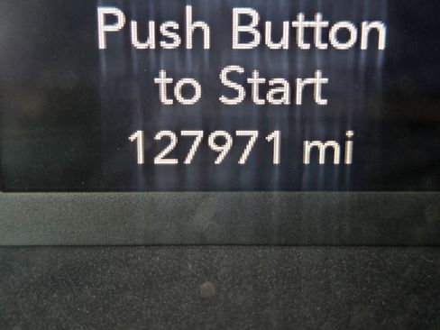 Used 2020 Chrysler Voyager L image 14