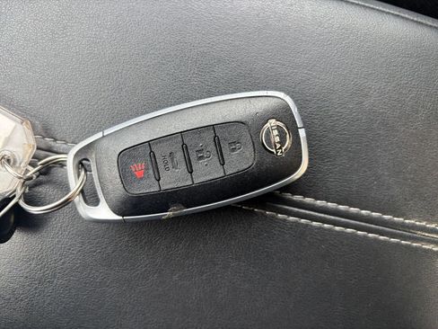 Used 2025 Nissan Sentra SV image 18