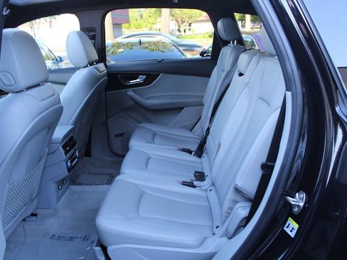 Used 2019 Audi Q7 3.0T Prestige AWD/4WD image 27