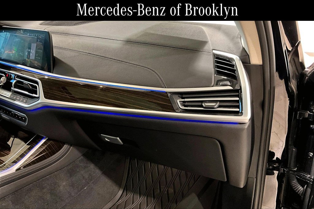 Used 2021 BMW X7 xDrive40i w/ Premium Package 2 AWD/4WD image 19