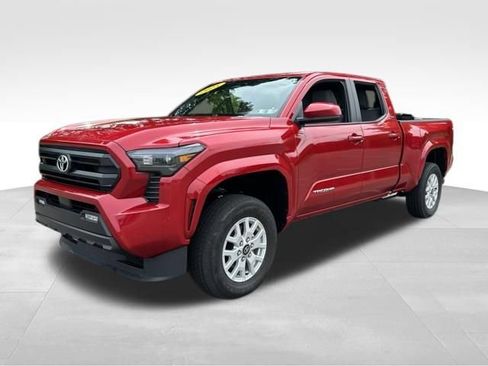 Used 2025 Toyota Tacoma SR5 AWD/4WD image 1