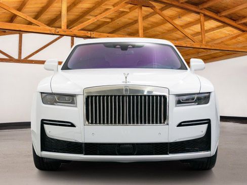 Used 2024 Rolls-Royce Ghost image 8