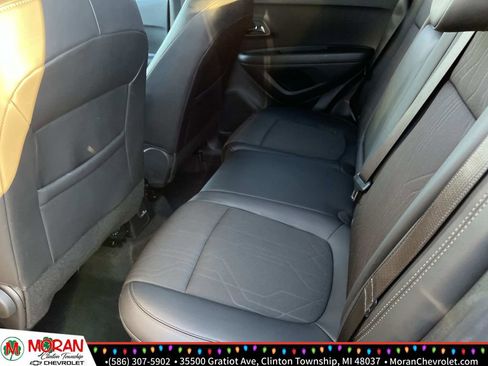 Certified 2022 Chevrolet Trax LT w/ LT Convenience Package image 12