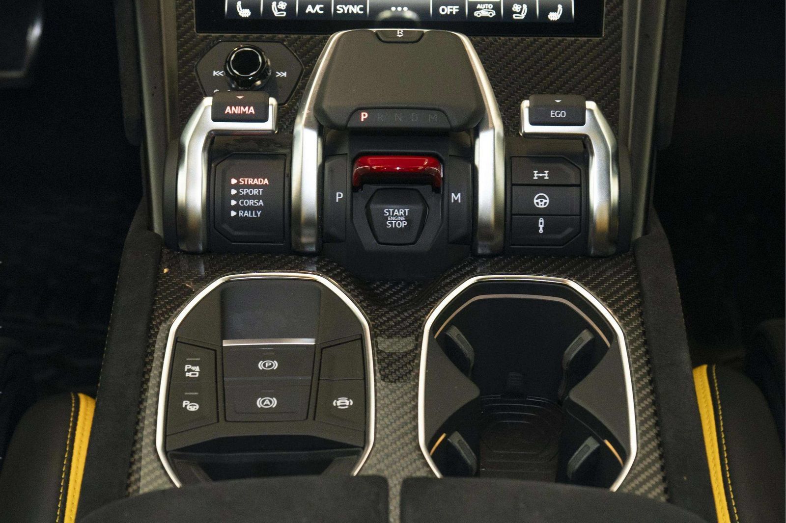 Used 2024 Lamborghini Urus Performante AWD/4WD image 45