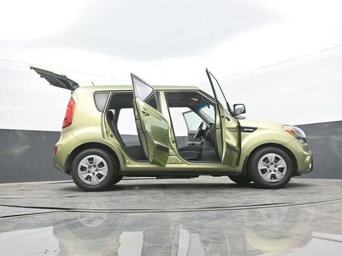Used 2013 Kia Soul FWD image 64