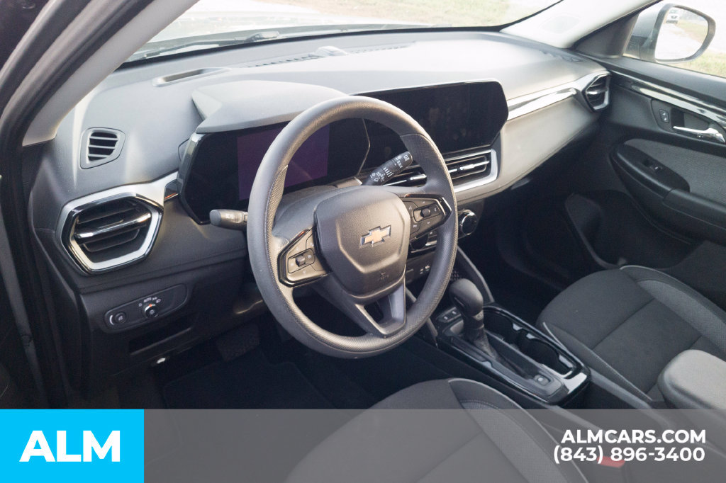Used 2025 Chevrolet TrailBlazer LT FWD image 5