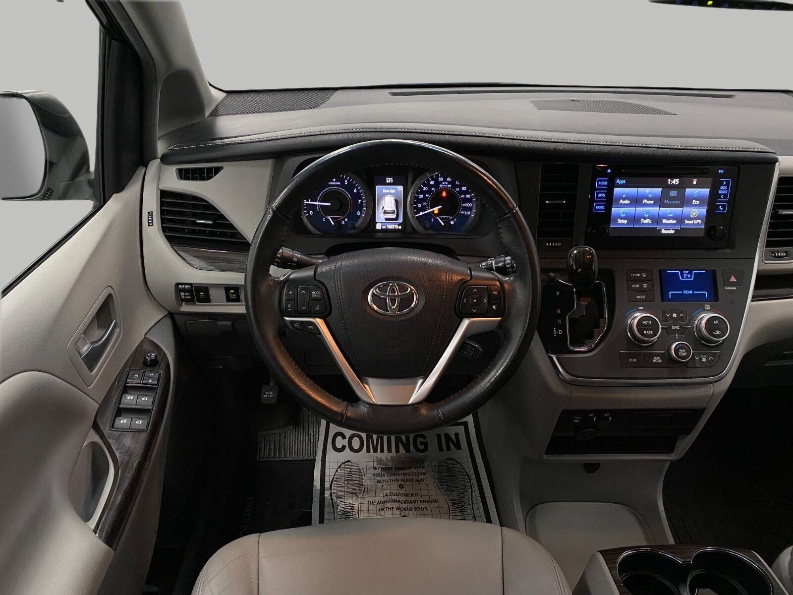 Used 2016 Toyota Sienna XLE FWD image 14