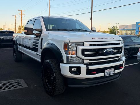 Used 2020 Ford F350 Lariat w/ Lariat Ultimate Package AWD/4WD image 2