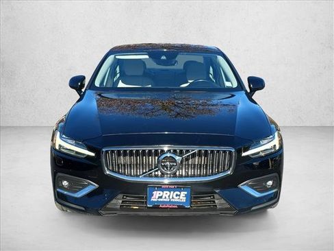 Used 2019 Volvo S60 T5 Inscription image 2