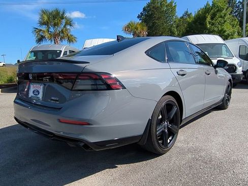 Used 2025 Honda Accord Sport image 4