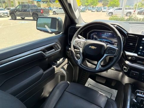 Used 2022 Chevrolet Silverado 1500 LTZ w/ Z71 Off-Road Package AWD/4WD image 19