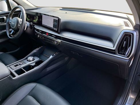 Certified 2025 Kia Sorento EX w/ EX Panoramic Sunroof Package image 29