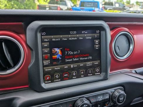 Used 2021 Jeep Wrangler Rubicon AWD/4WD image 19