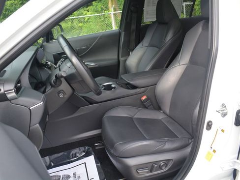 Used 2023 Toyota Venza Nightshade AWD/4WD image 11