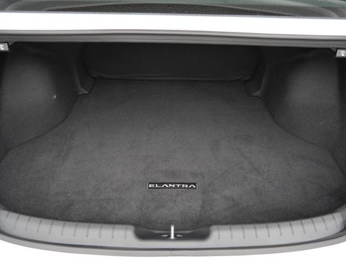 Certified 2025 Hyundai Elantra Sport image 18