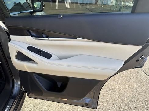 Used 2022 INFINITI QX60 Sensory w/ Vision Package image 16